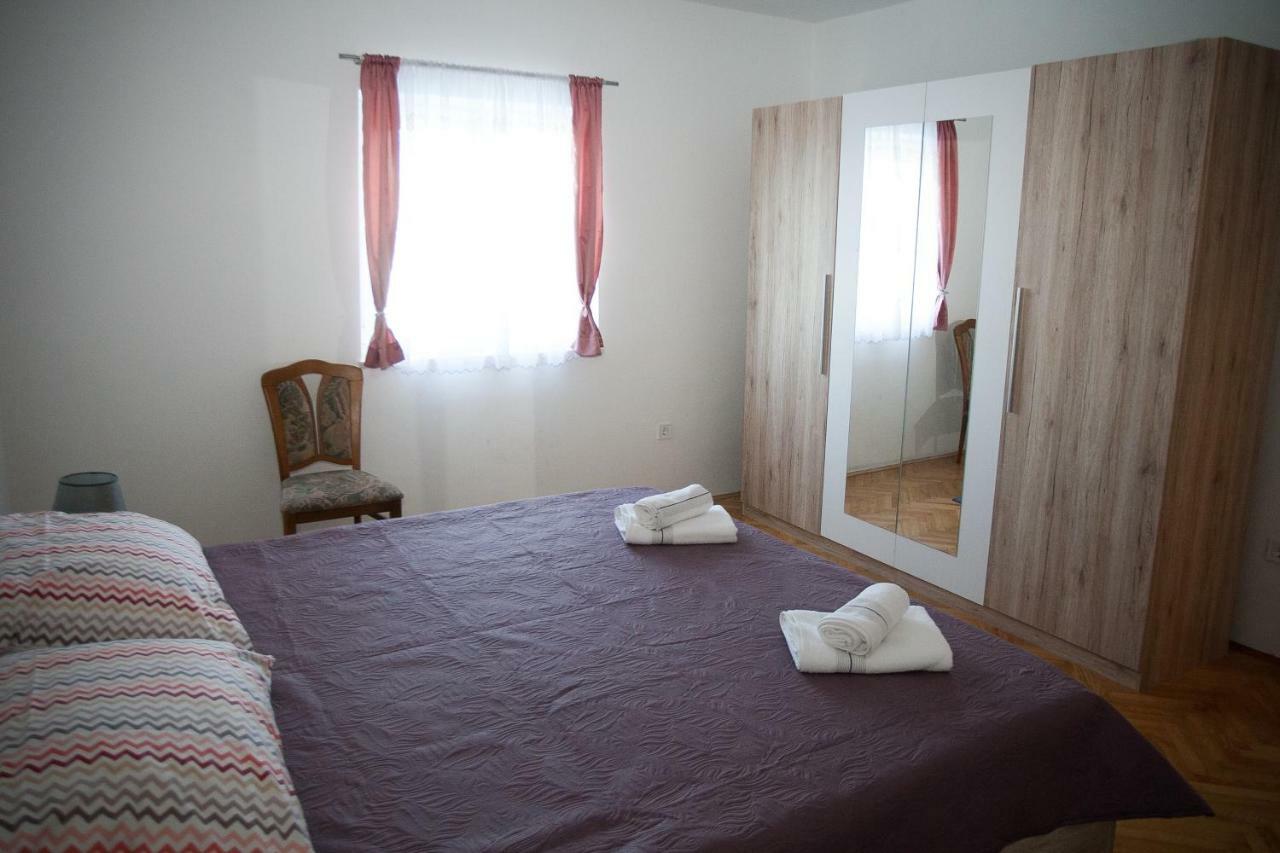 Apartman Ana Radovin Exterior foto